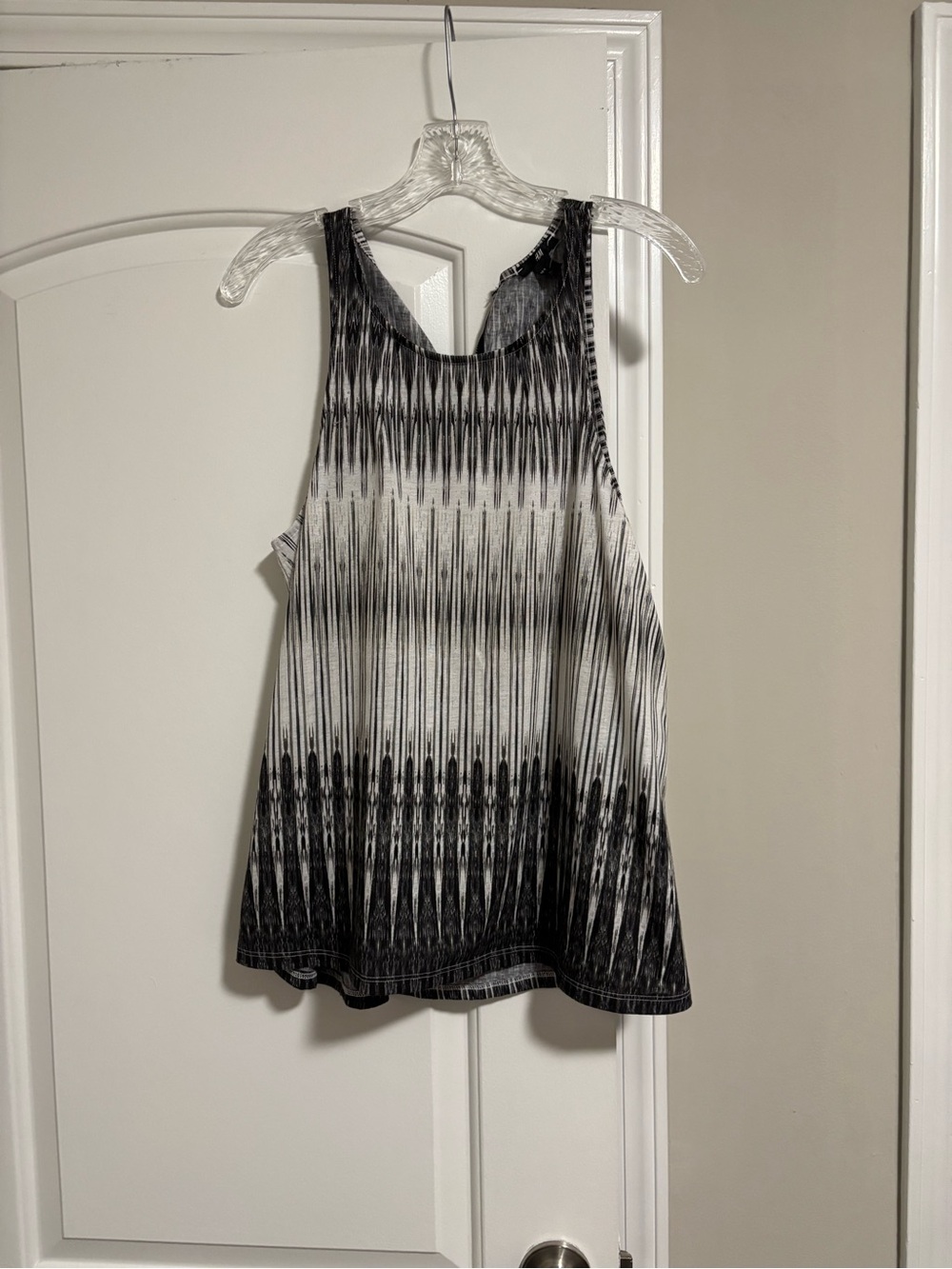 H&M, Women’s Black & White Patterned Tank Top, Size Medium